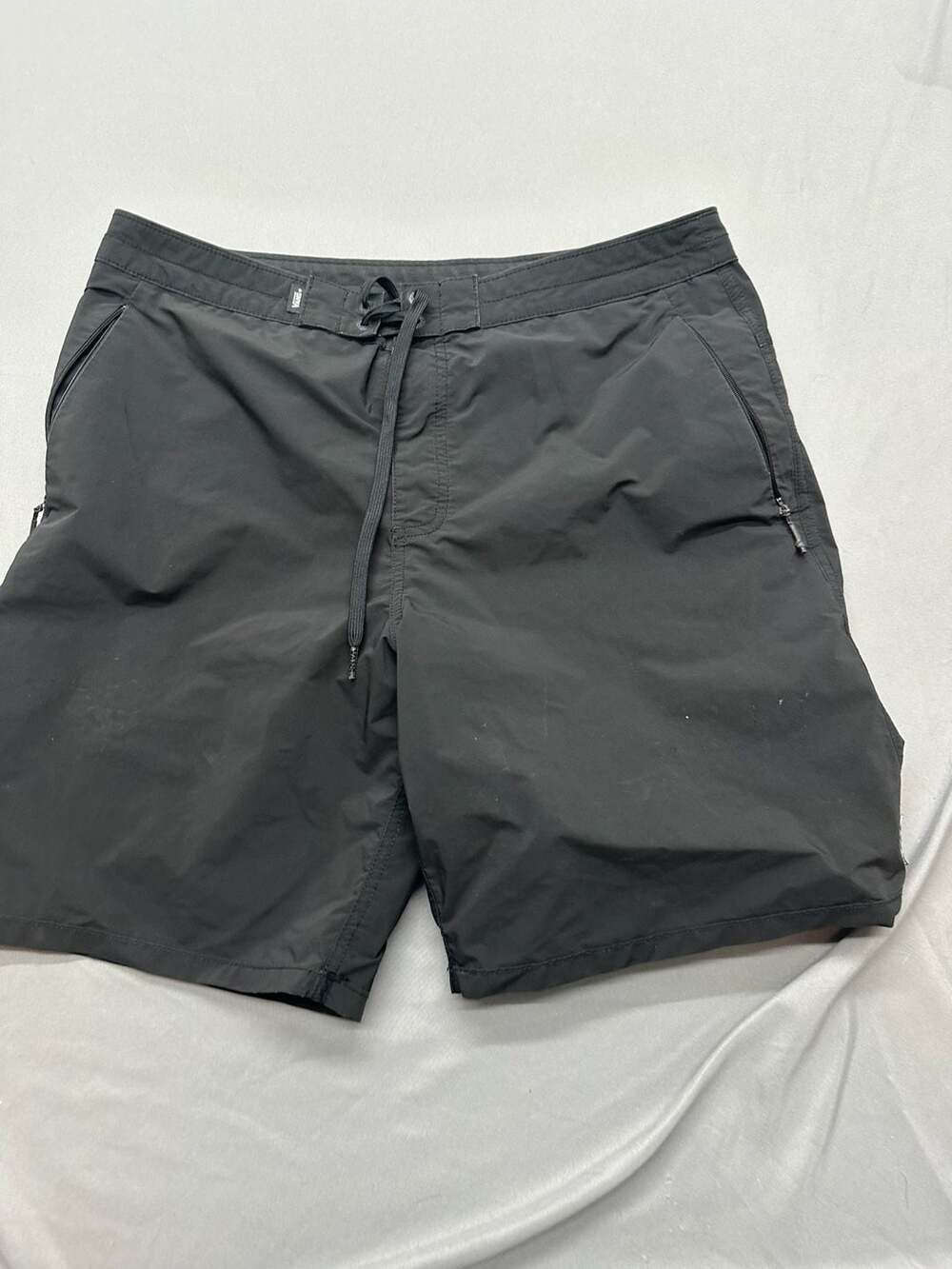 Vans Men's Black Hybrid Boardshorts Size 32